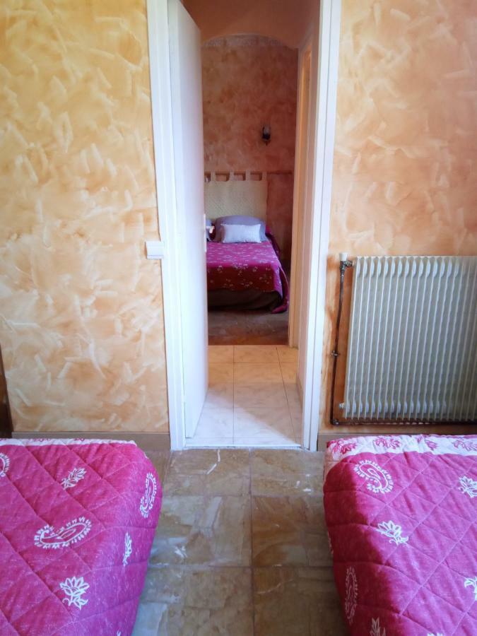 Hotel Font De Lauro Saumane-de-Vaucluse Eksteriør bilde