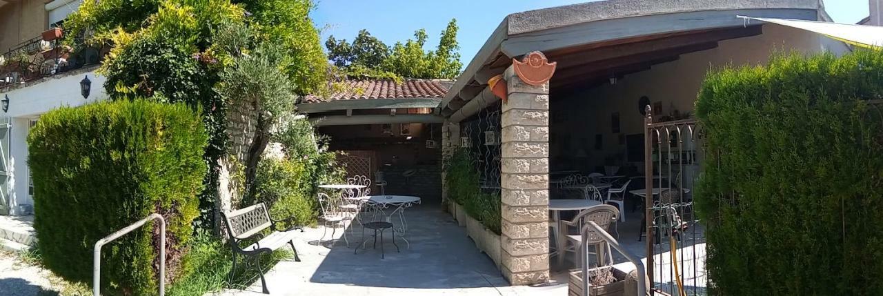 Hotel Font De Lauro Saumane-de-Vaucluse Eksteriør bilde
